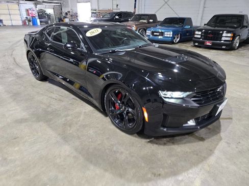 Used 2021 Chevrolet Camaro LT w/ RS Package image 19