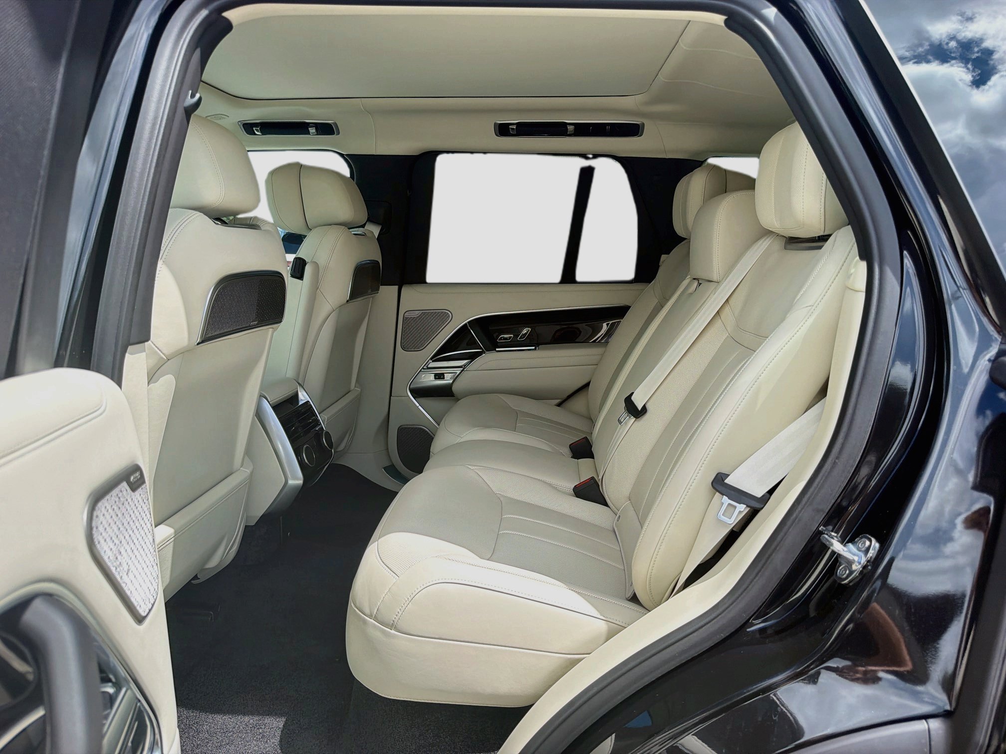 New 2026 Land Rover Range Rover Autobiography AWD/4WD image 22