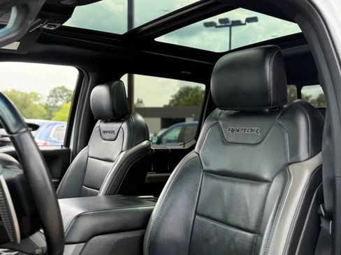 Used 2018 Ford F150 Raptor w/ Equipment Group 802A Luxury AWD/4WD image 14