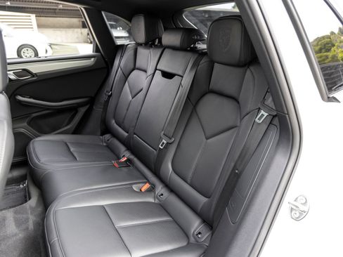Certified 2026 Porsche Macan AWD/4WD image 52