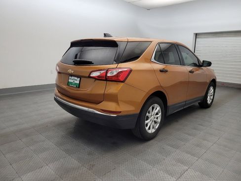 Used 2018 Chevrolet Equinox LT FWD image 9