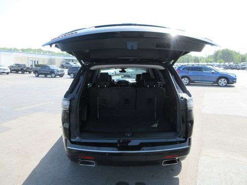 Certified 2019 Chevrolet Traverse Premier w/ Redline Edition AWD/4WD image 8