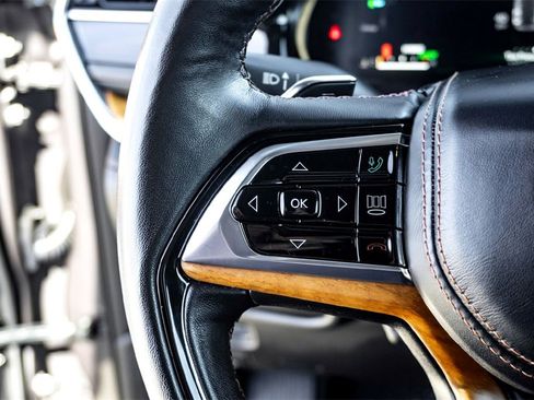 Used 2022 Jeep Grand Cherokee Summit image 18