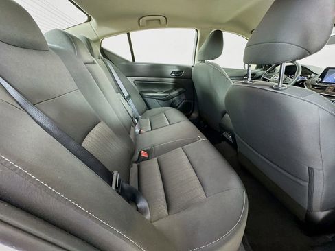 Used 2025 Nissan Altima 2.5 SV FWD image 31