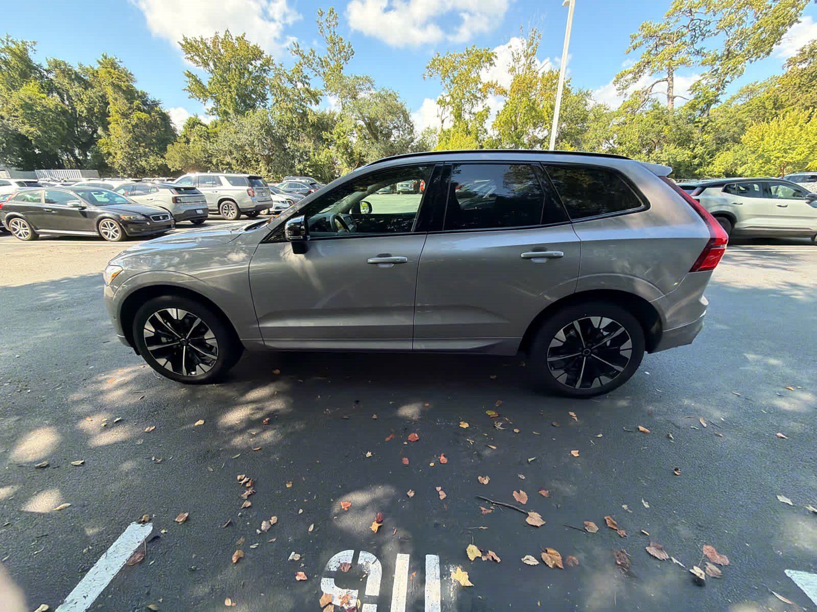 Used 2026 Volvo XC60 B5 Plus AWD/4WD image 12