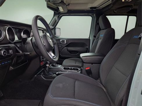 Used 2023 Jeep Wrangler Unlimited Rubicon 4xe image 22