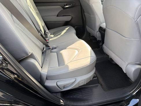 New 2026 Toyota Highlander XLE AWD/4WD image 26