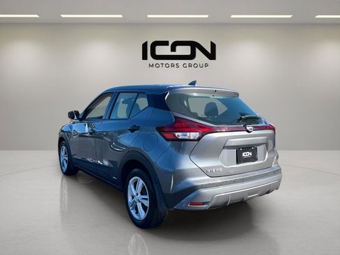 Used 2024 Nissan Kicks S image 3