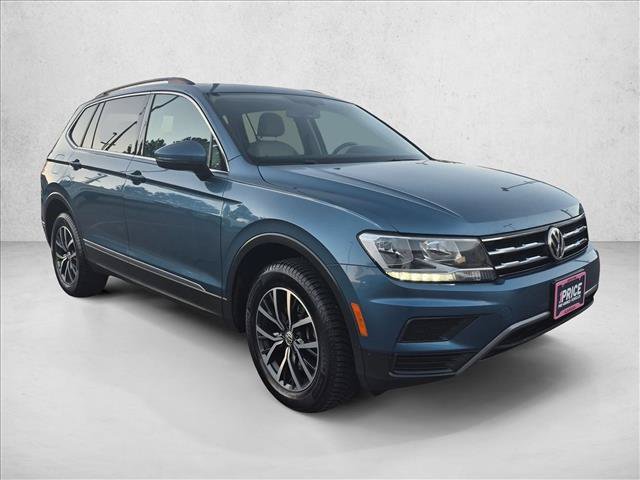 Used 2020 Volkswagen Tiguan SE w/ Panoramic Sunroof Package AWD/4WD image 3