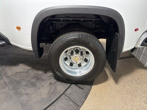 Certified 2024 Chevrolet Silverado 3500 LTZ w/ LTZ Convenience Package image 31