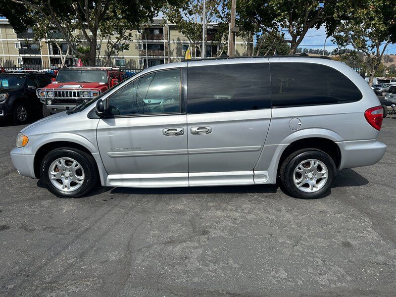 Used 2004 Dodge Grand Caravan SXT w/ Premium Group FWD image 9