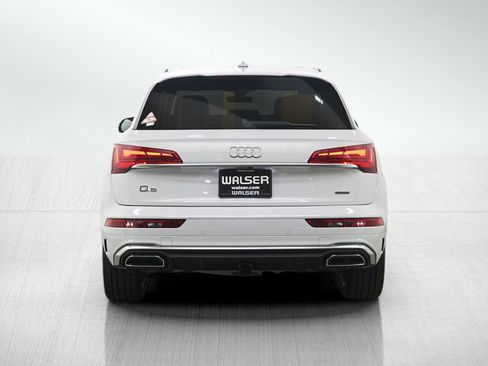 Used 2023 Audi Q5 e Prestige w/ Prestige Package image 6