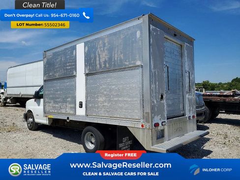 Used 2016 Chevrolet Express 4500 RWD image 4