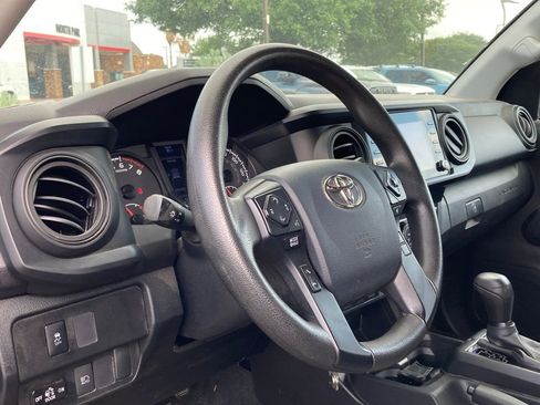 Used 2020 Toyota Tacoma SR image 8