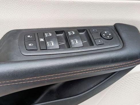 Certified 2018 Chrysler Pacifica Touring-L Plus image 14