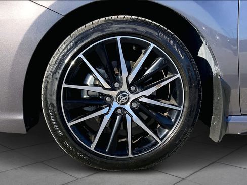 Used 2024 Toyota Camry SE image 10