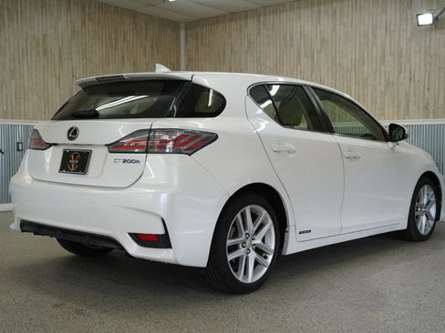 Used 2017 Lexus CT 200h CT 200h FWD image 10