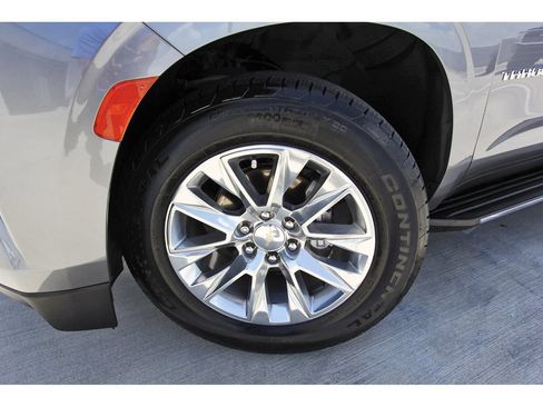 Used 2022 Chevrolet Tahoe Premier w/ Premium Package RWD image 29