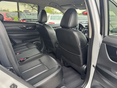 Used 2018 Nissan Rogue SL FWD image 23