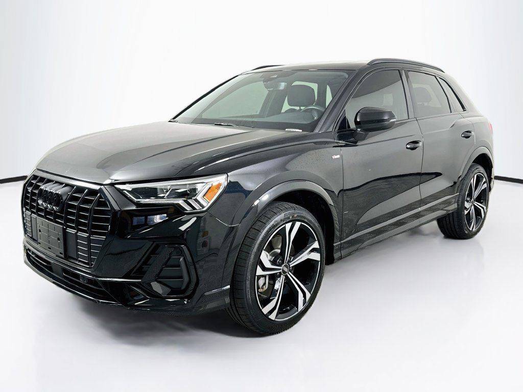 Used 2024 Audi Q3 2.0T Premium Plus w/ Premium Plus Package AWD/4WD image 1