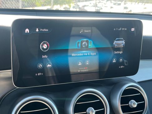 Used 2022 Mercedes-Benz GLC 300 image 11