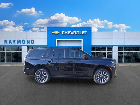 Used 2024 Cadillac Escalade Sport Platinum w/ Heavy-Duty Trailer Package AWD/4WD image 2