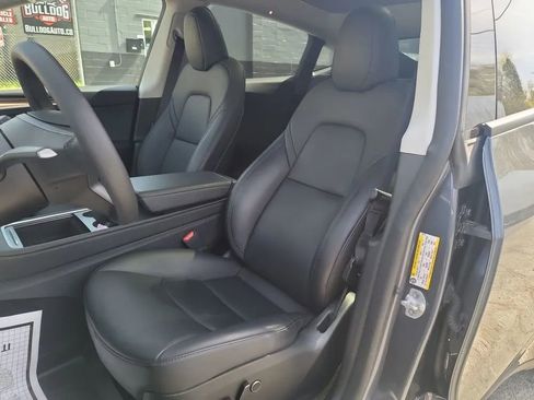 Used 2023 Tesla Model Y 2WD image 9