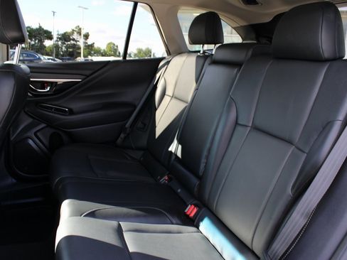 Used 2020 Subaru Outback Limited image 21