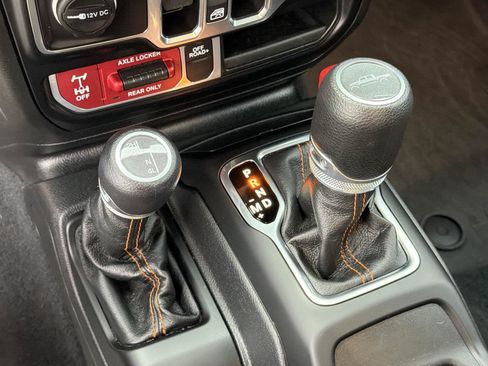 Used 2023 Jeep Gladiator Mojave w/ Cold Weather Group AWD/4WD image 32