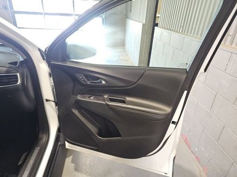 Used 2019 Chevrolet Equinox Premier w/ LPO, Floor Liner Package AWD/4WD image 23