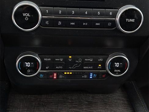 Used 2019 Ford Expedition Max Limited image 18