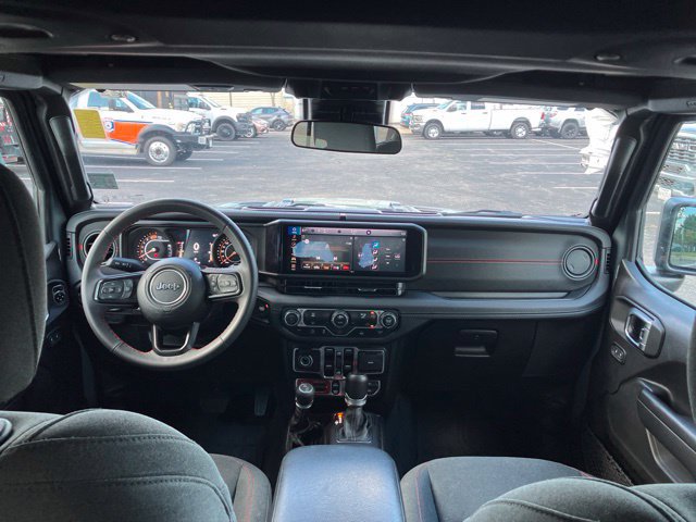 Used 2024 Jeep Wrangler Unlimited Rubicon AWD/4WD image 18