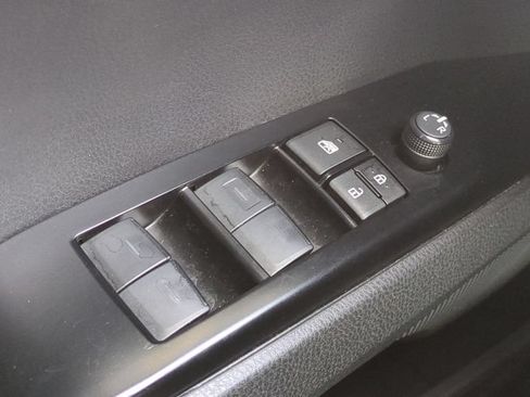 Used 2025 Toyota Camry SE w/ Convenience Package FWD image 18