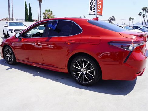Certified 2022 Toyota Camry SE w/ Convenience Package FWD image 5