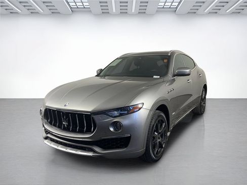 Used 2019 Maserati Levante GranLusso AWD/4WD image 5