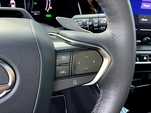 Used 2023 Lexus RX 500h F Sport image 23