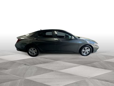 Used 2026 Hyundai Elantra SE FWD image 9