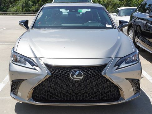 Used 2020 Lexus ES 350 F Sport w/ Accessory Package FWD image 2