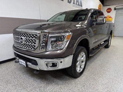 Used 2018 Nissan Titan Platinum Reserve w/ Platinum Utility Package image 3