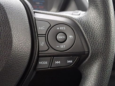 Used 2022 Toyota Corolla LE image 20