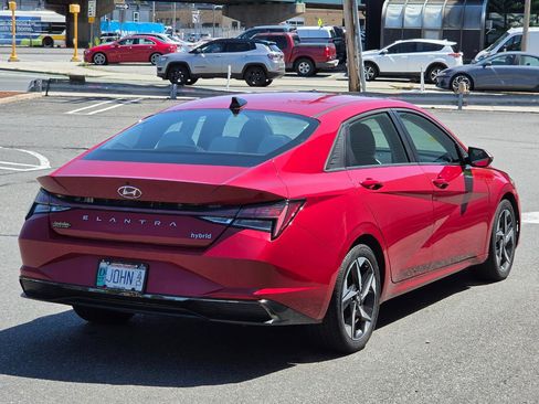 Used 2022 Hyundai Elantra Limited FWD image 7