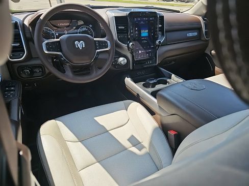 Used 2025 RAM 1500 Laramie AWD/4WD image 27