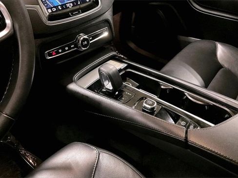 Certified 2023 Volvo XC90 B5 Core w/ Protection Package Premier image 16