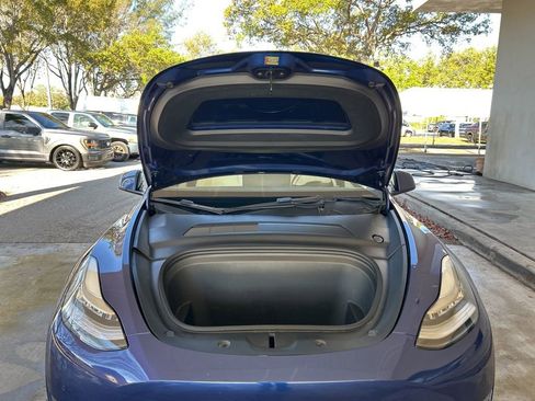 Used 2021 Tesla Model Y Long Range image 11