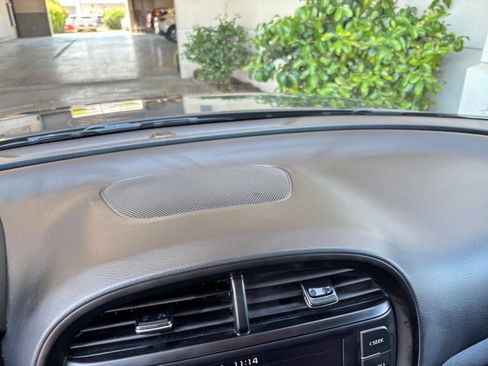 Used 2025 Kia Soul LX w/ LX Technology Package FWD image 17