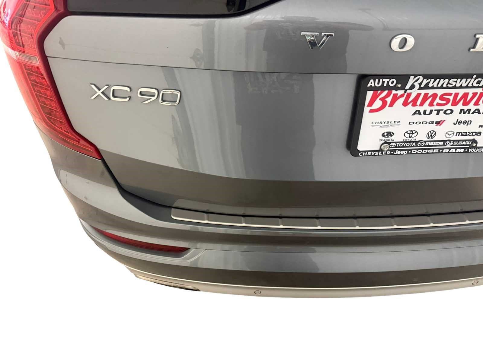Used 2018 Volvo XC90 T6 Momentum w/ Convenience Package AWD/4WD image 17