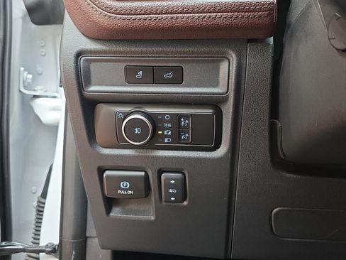 Used 2024 Ford Expedition Limited AWD/4WD image 27