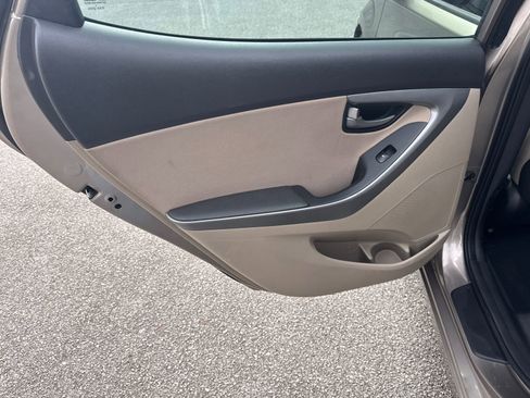 Used 2015 Hyundai Elantra SE w/ Option Group 02 image 21