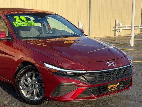 Used 2024 Hyundai Elantra SEL FWD image 6