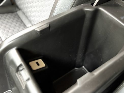 Used 2018 Chevrolet Colorado Z71 image 26